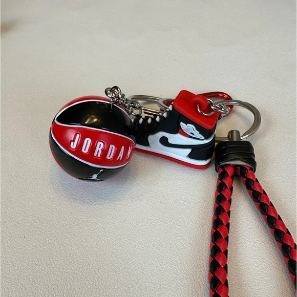 Brand New NBA Basketball and Sneaker Keychain. - Picture 5 of 7